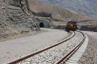 Firma de acuerdo ferroviario entre Irán, Turkmenistán y Uzbekistán