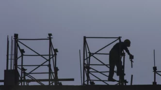 Trabajadores iraníes protestan por mejores salarios ante la inflación