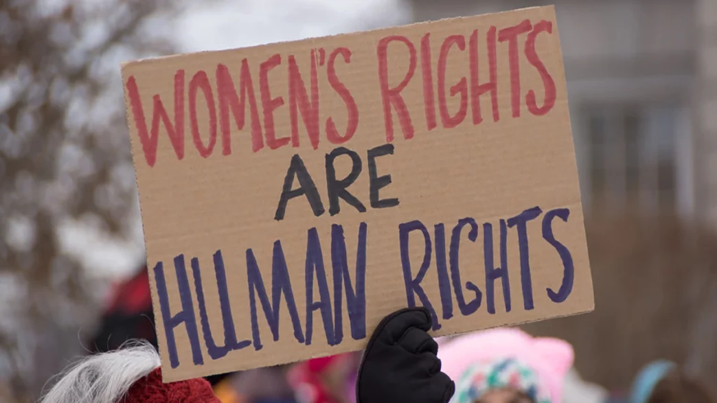 Manifestación contra la violencia institucional hacia las mujeres