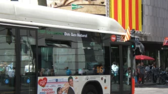 Autobus bat Iruñeko kaleetan, greba testuinguruan