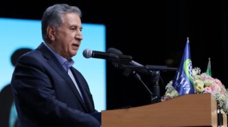 Samad Hassanzadeh inaugura feria de inversión minera en Teherán