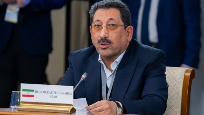 Mohammad Atabak en reunión con líderes del EAEU en Eurasia