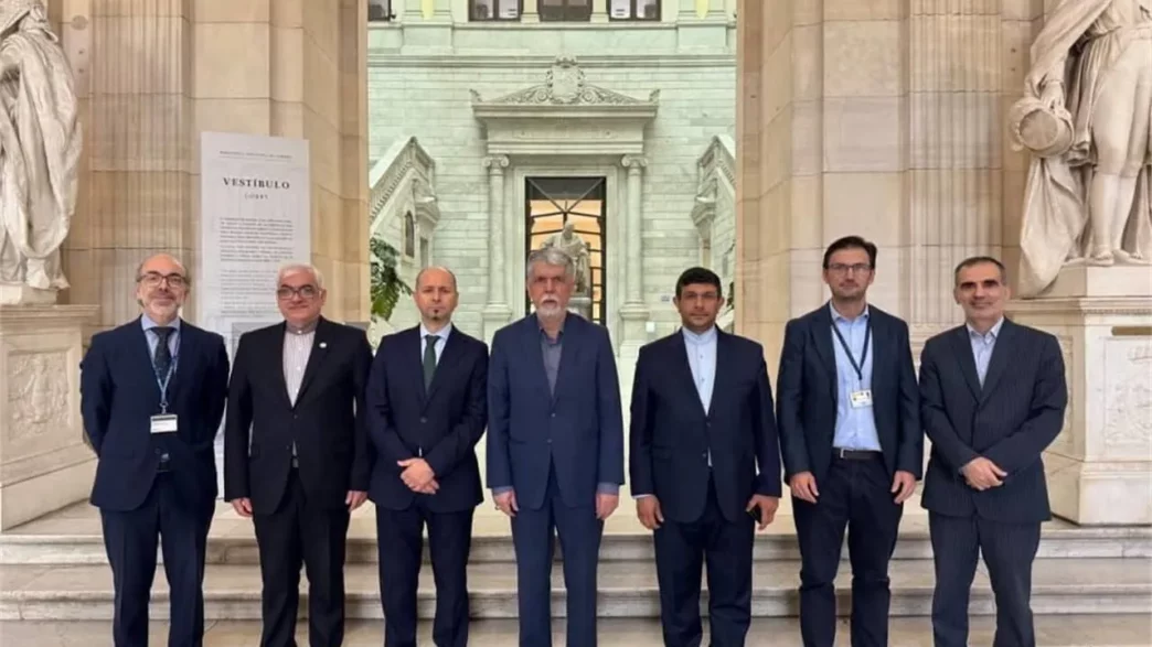 Ministro de Cultura de Irán visita la Biblioteca Nacional de España