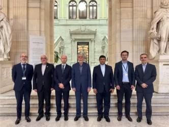 Ministro de Cultura de Irán visita la Biblioteca Nacional de España