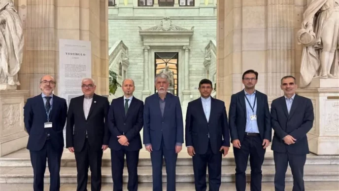 Ministro de Cultura de Irán visita la Biblioteca Nacional de España