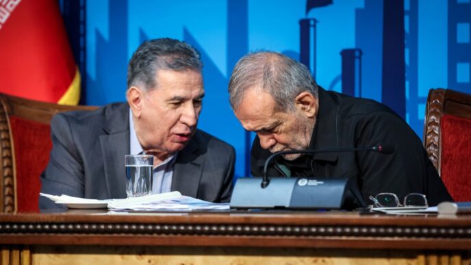 Presidente iraní Cámara de Comercio de Irán Masoud Pezeshkian en reunión con Cámara de Comercio de Irán