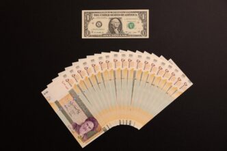 Parlamento iraní aprueba reforma monetaria