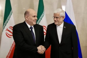Reunión de Aref y Mishustin sobre cooperación Irán-Rusia
